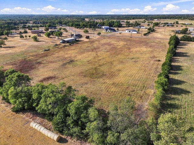 177 Country Place Lane, Van Alstyne, TX 75495