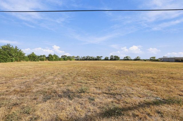 177 Country Place Lane, Van Alstyne, TX 75495