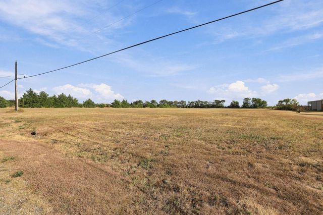 177 Country Place Lane, Van Alstyne, TX 75495
