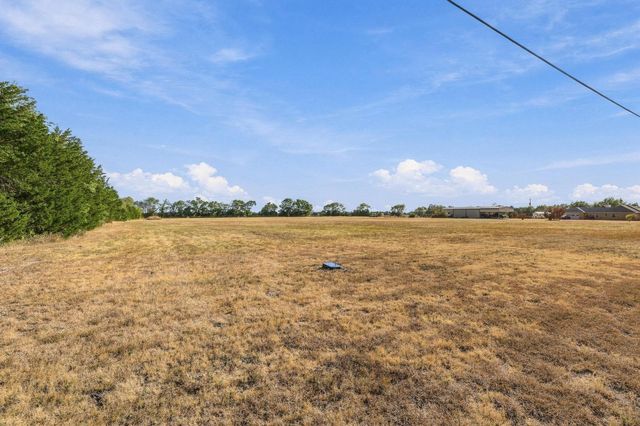 177 Country Place Lane, Van Alstyne, TX 75495