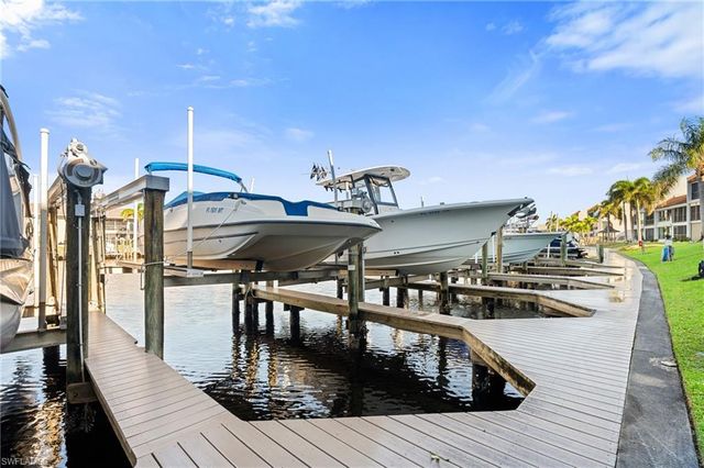 4230 SE 20th PL 302, Cape Coral, FL 33904