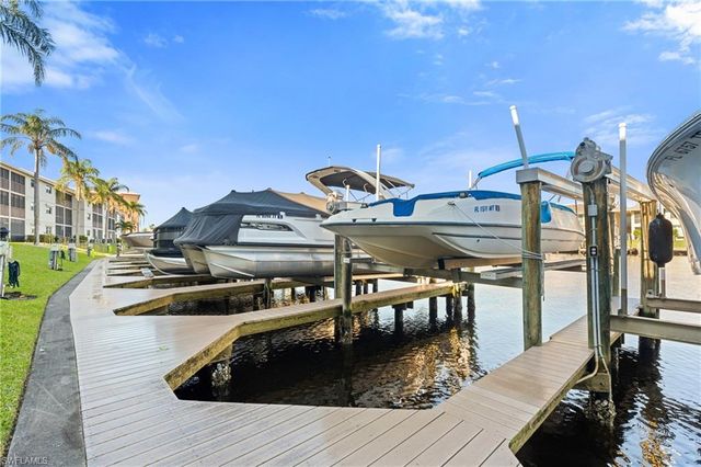 4230 SE 20th PL 302, Cape Coral, FL 33904