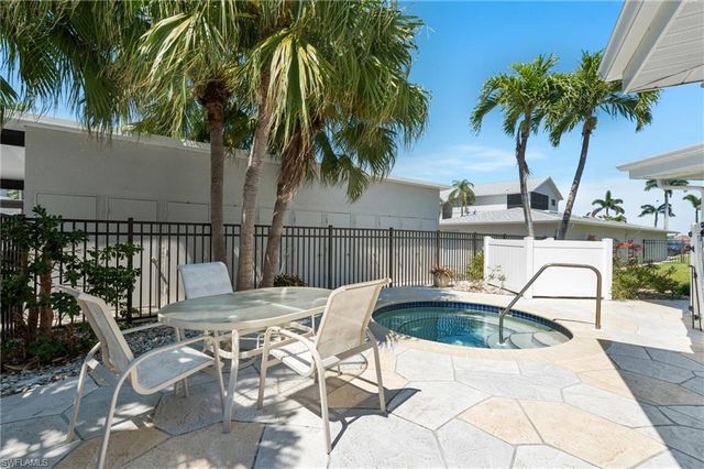 4230 SE 20th PL 302, Cape Coral, FL 33904