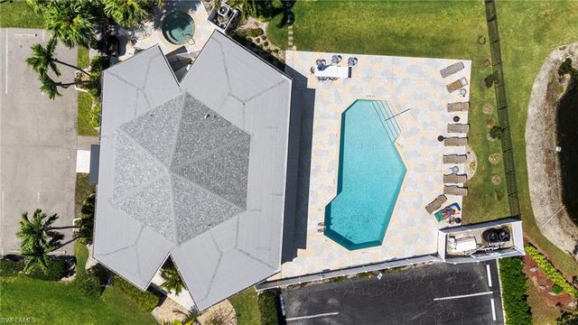 4230 SE 20th PL 302, Cape Coral, FL 33904