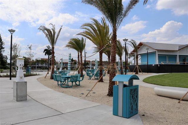 4230 SE 20th PL 302, Cape Coral, FL 33904