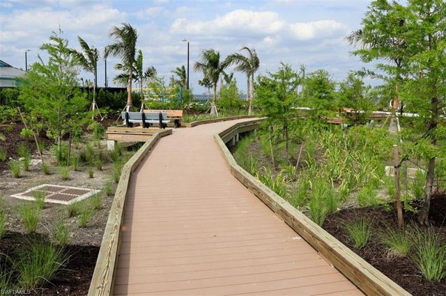 4230 SE 20th PL 302, Cape Coral, FL 33904