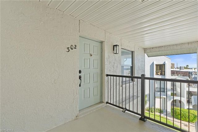 4230 SE 20th PL 302, Cape Coral, FL 33904