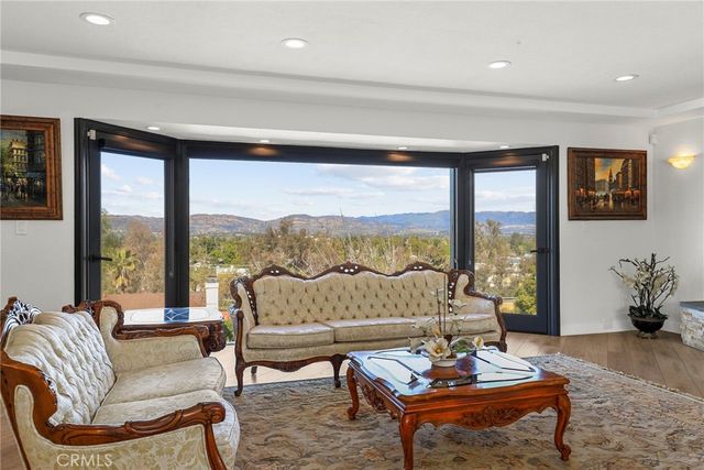 5164 N Faris Lane, Woodland Hills, CA 91364