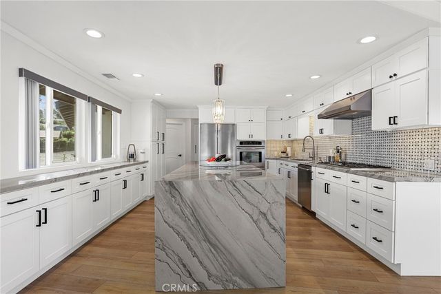 5164 N Faris Lane, Woodland Hills, CA 91364