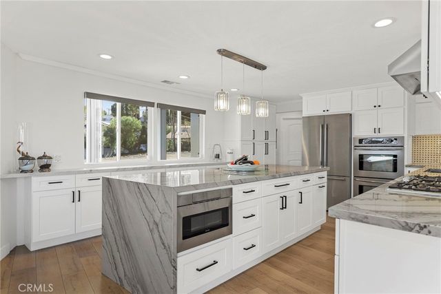 5164 N Faris Lane, Woodland Hills, CA 91364