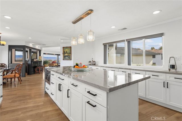 5164 N Faris Lane, Woodland Hills, CA 91364