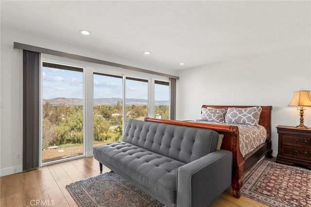 5164 N Faris Lane, Woodland Hills, CA 91364