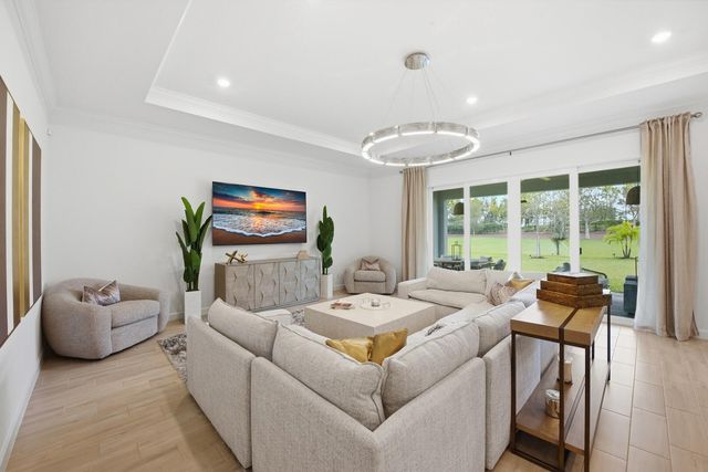 732 Hookline Circle, Loxahatchee, FL 33470