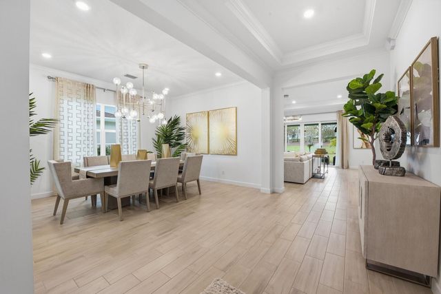 732 Hookline Circle, Loxahatchee, FL 33470