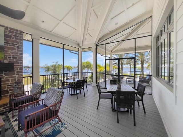 732 Hookline Circle, Loxahatchee, FL 33470