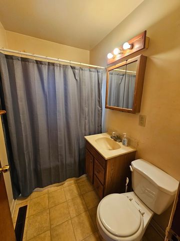 4804 Willow Lane, Mchenry, IL 60050