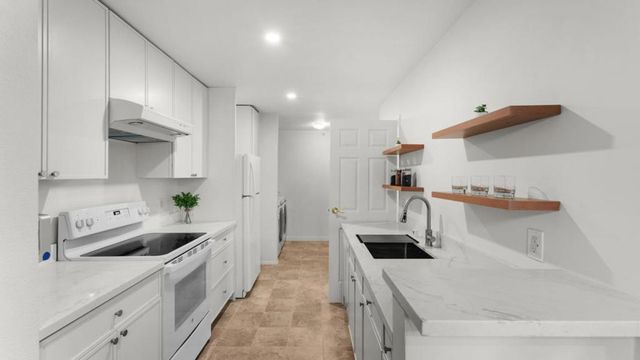 332 Philip Drive 110, Daly City, CA 94015