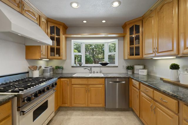 1128 Hawthorne Drive, San Mateo, CA 94402