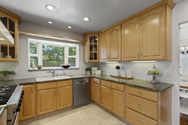 1128 Hawthorne Drive, San Mateo, CA 94402