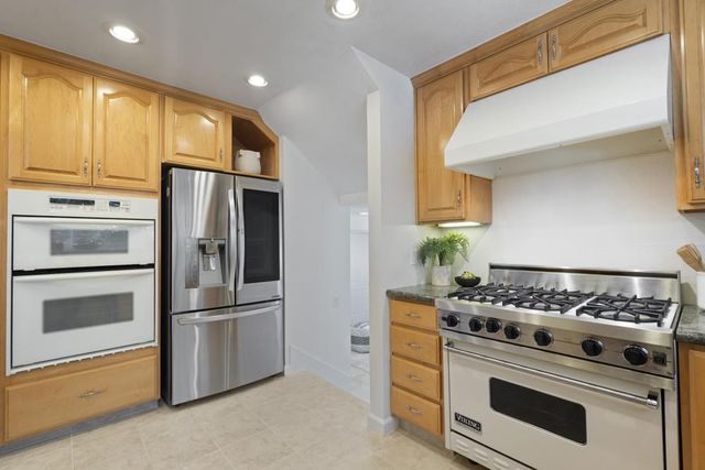 1128 Hawthorne Drive, San Mateo, CA 94402