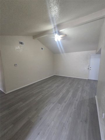 2325 Avenue B, Grand Prairie, TX 75051