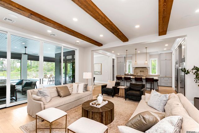 8126 Oakridge Dr, Baton Rouge, LA 70810