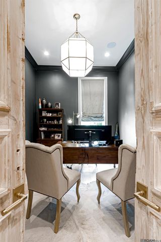 8126 Oakridge Dr, Baton Rouge, LA 70810