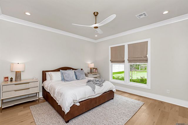 8126 Oakridge Dr, Baton Rouge, LA 70810