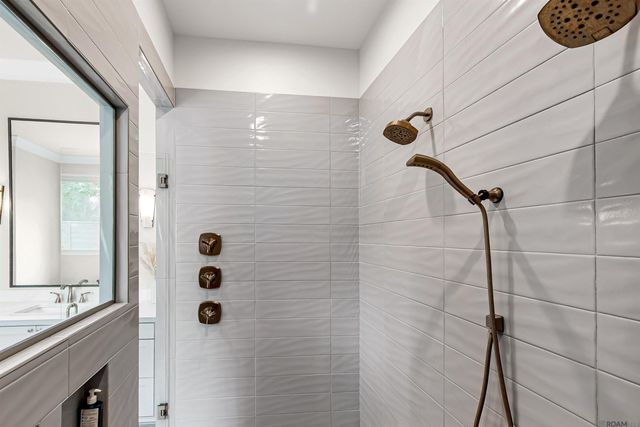 8126 Oakridge Dr, Baton Rouge, LA 70810