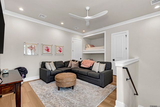 8126 Oakridge Dr, Baton Rouge, LA 70810