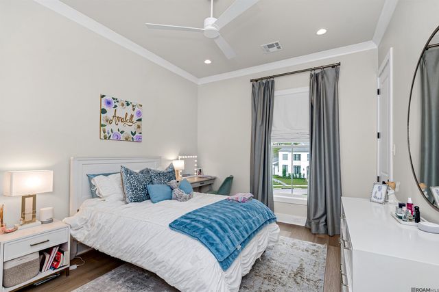 8126 Oakridge Dr, Baton Rouge, LA 70810