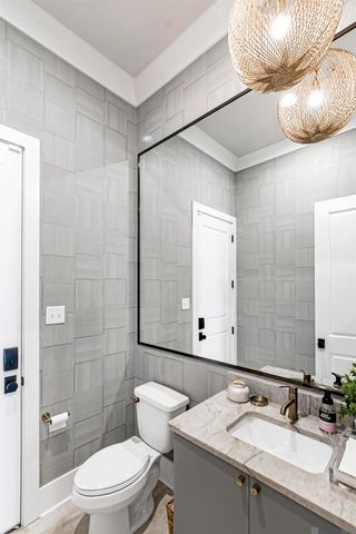 8126 Oakridge Dr, Baton Rouge, LA 70810