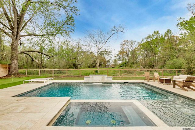 8126 Oakridge Dr, Baton Rouge, LA 70810