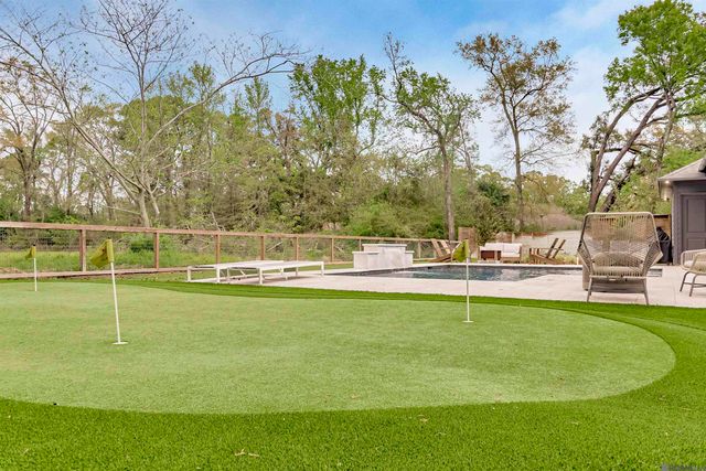 8126 Oakridge Dr, Baton Rouge, LA 70810