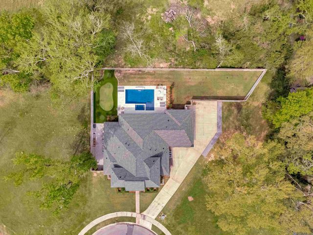 8126 Oakridge Dr, Baton Rouge, LA 70810