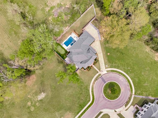 8126 Oakridge Dr, Baton Rouge, LA 70810