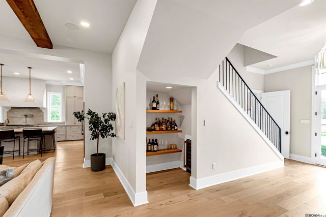 8126 Oakridge Dr, Baton Rouge, LA 70810