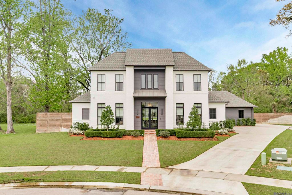 8126 Oakridge Dr, Baton Rouge, LA 70810