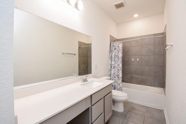 1003 Haven Hill Ln, La Marque, TX 77568