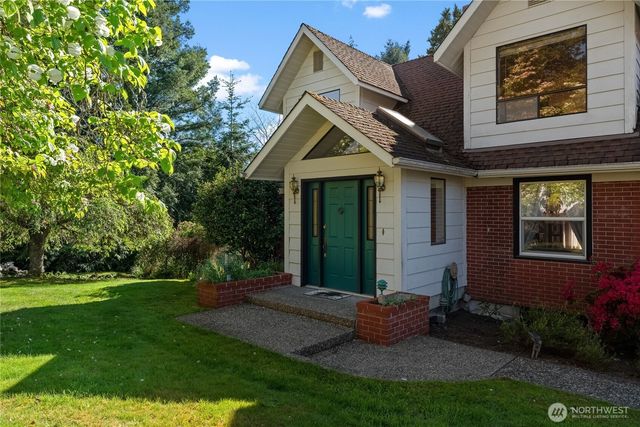 1706 S Sunset Drive, Tacoma, WA 98465
