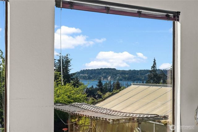 1706 S Sunset Drive, Tacoma, WA 98465
