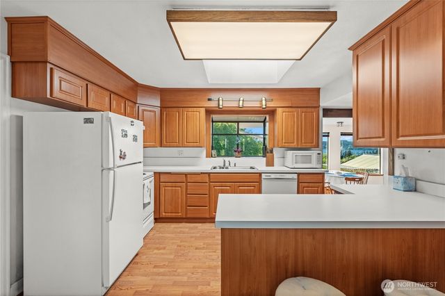 1706 S Sunset Drive, Tacoma, WA 98465