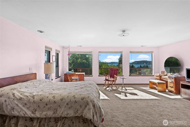 1706 S Sunset Drive, Tacoma, WA 98465
