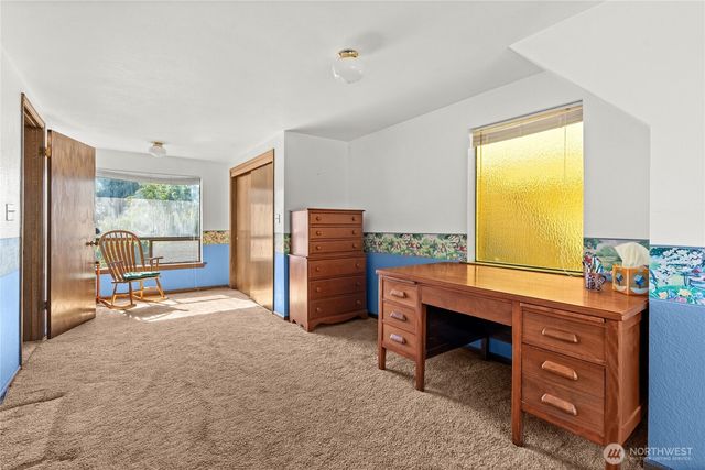 1706 S Sunset Drive, Tacoma, WA 98465