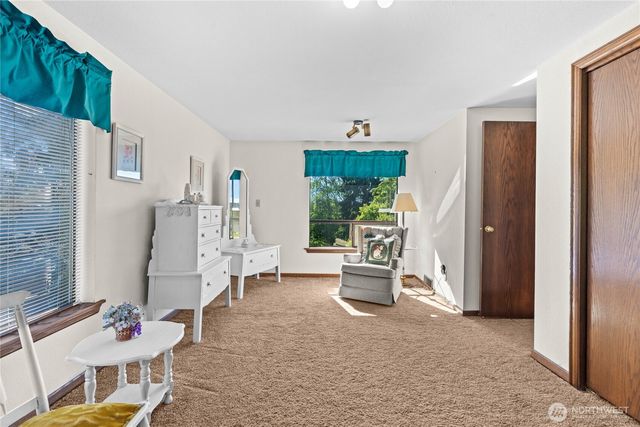 1706 S Sunset Drive, Tacoma, WA 98465