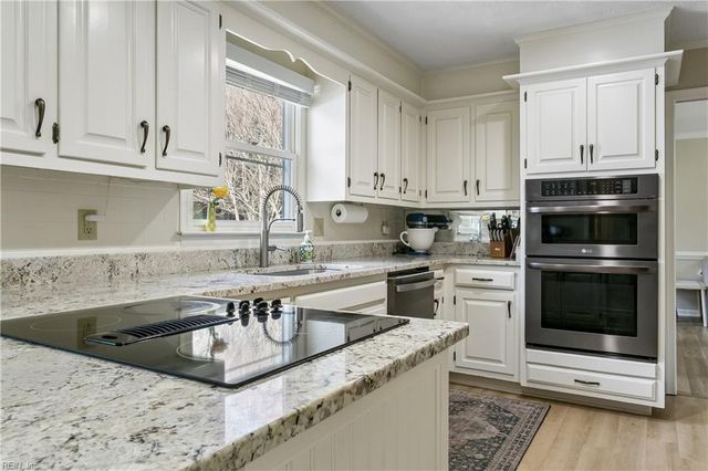 79 Queens CT, Newport News, VA 23606