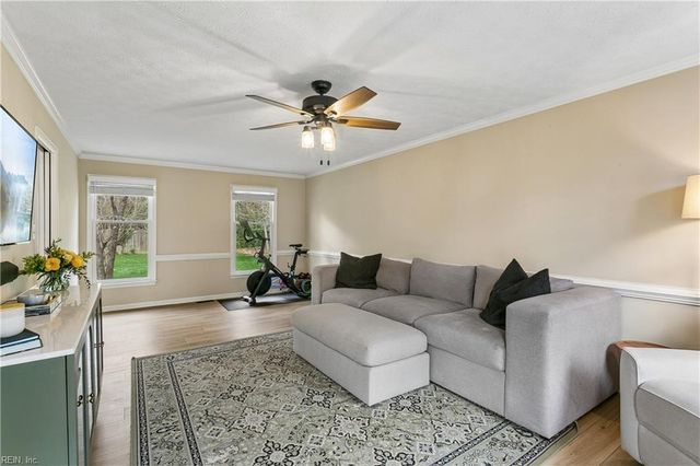 79 Queens CT, Newport News, VA 23606