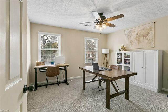 79 Queens CT, Newport News, VA 23606