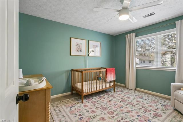 79 Queens CT, Newport News, VA 23606