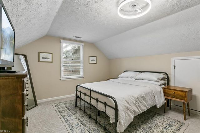 79 Queens CT, Newport News, VA 23606